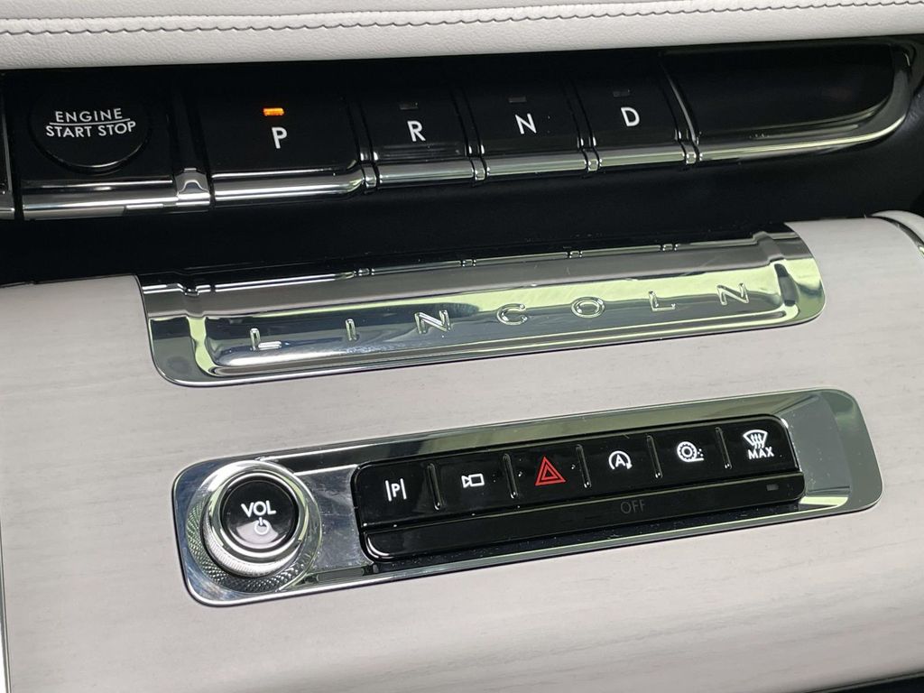 2026 Lincoln Aviator Reserve White at Phil Fitts Ford