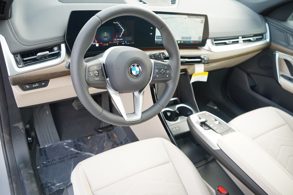 Thumbnail: 2025 BMW X1 - 12