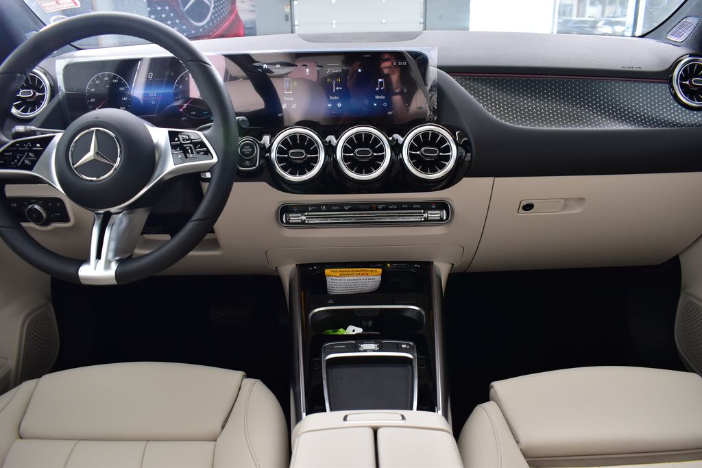 2025 Mercedes-Benz GLA 250 4MATIC 25