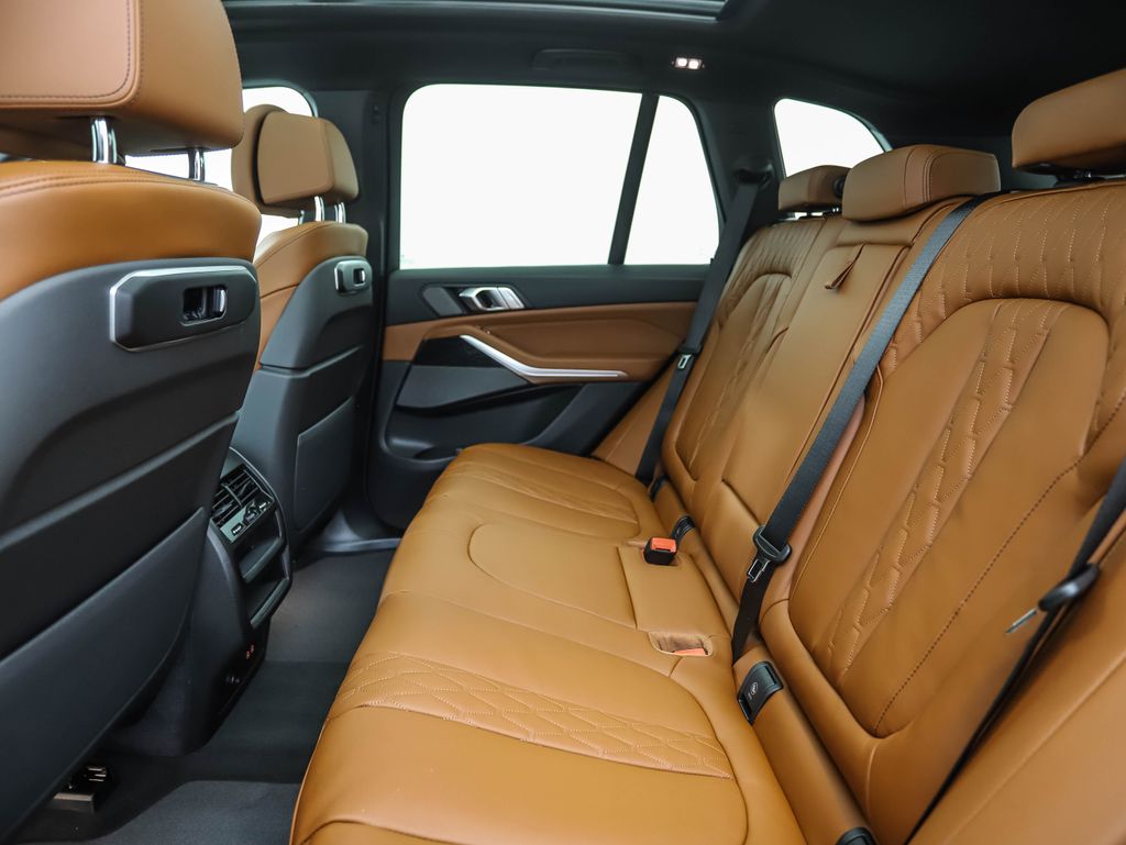 Thumbnail: 2026 BMW X5 - 21