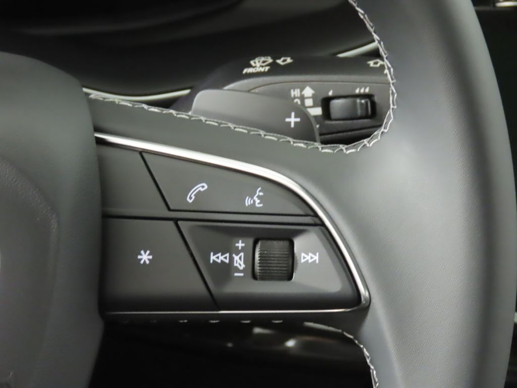 Thumbnail: 2025 Audi Q8 - 18