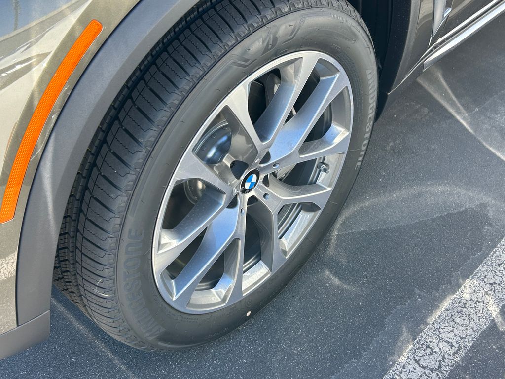 Thumbnail: 2026 BMW X5 - 3
