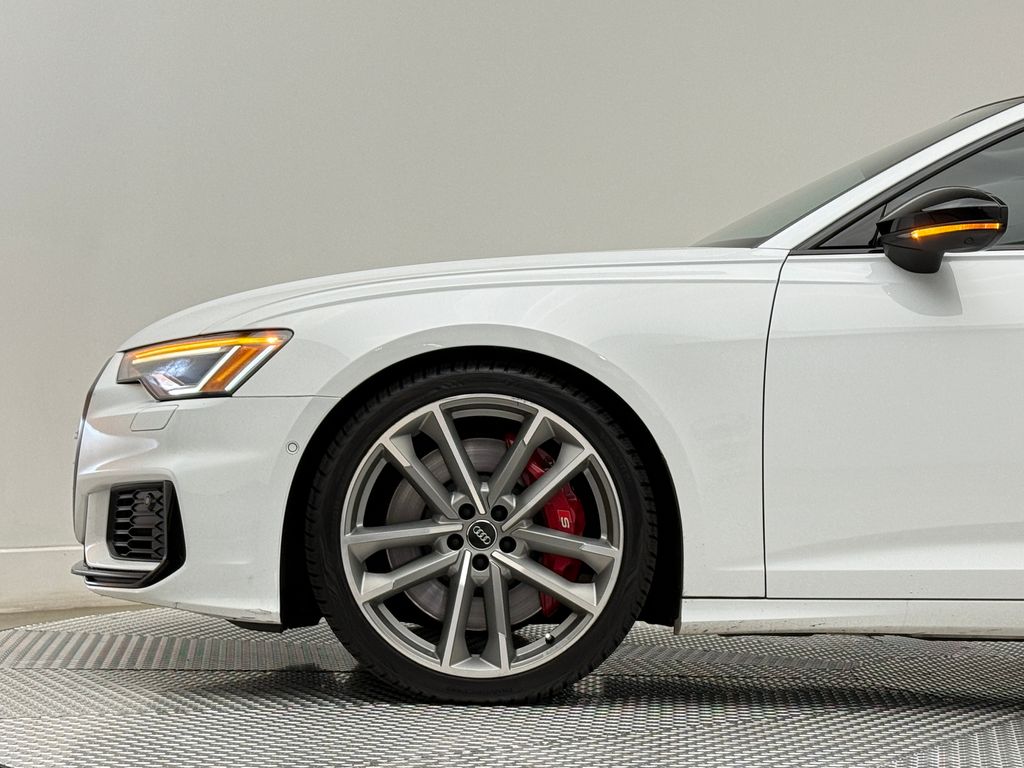 Thumbnail: 2020 Audi S6 - 8