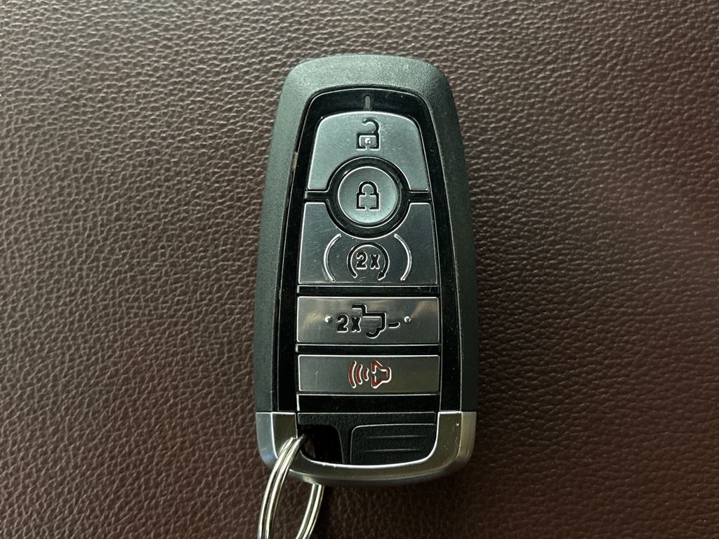 Certified Used 2023  Ford Lariat image 34