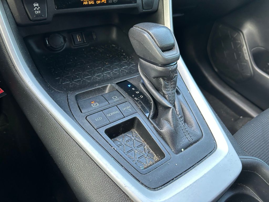 Thumbnail: 2020 Toyota RAV4 - 26