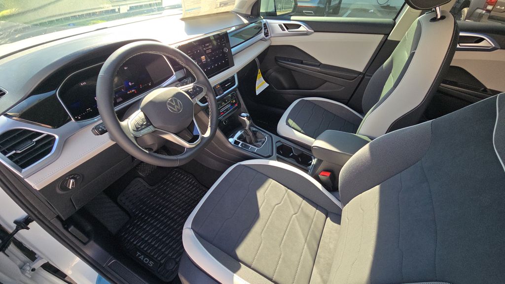 2025 Volkswagen Taos