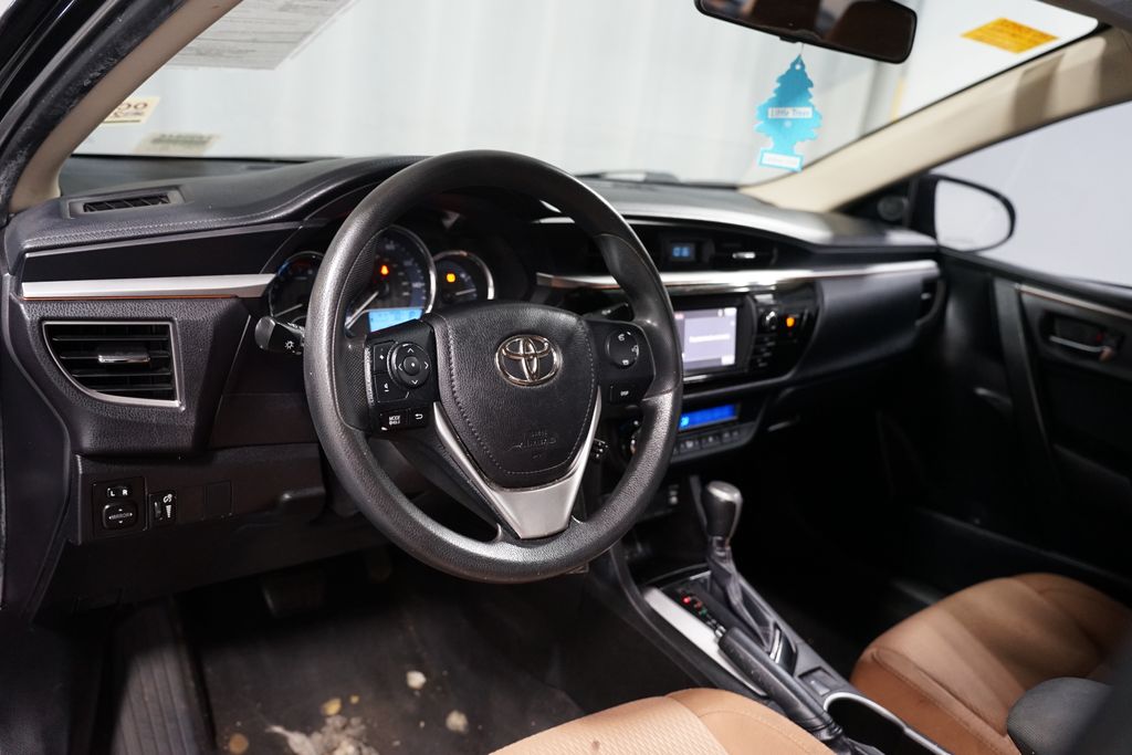 Thumbnail: 2016 Toyota Corolla - 7