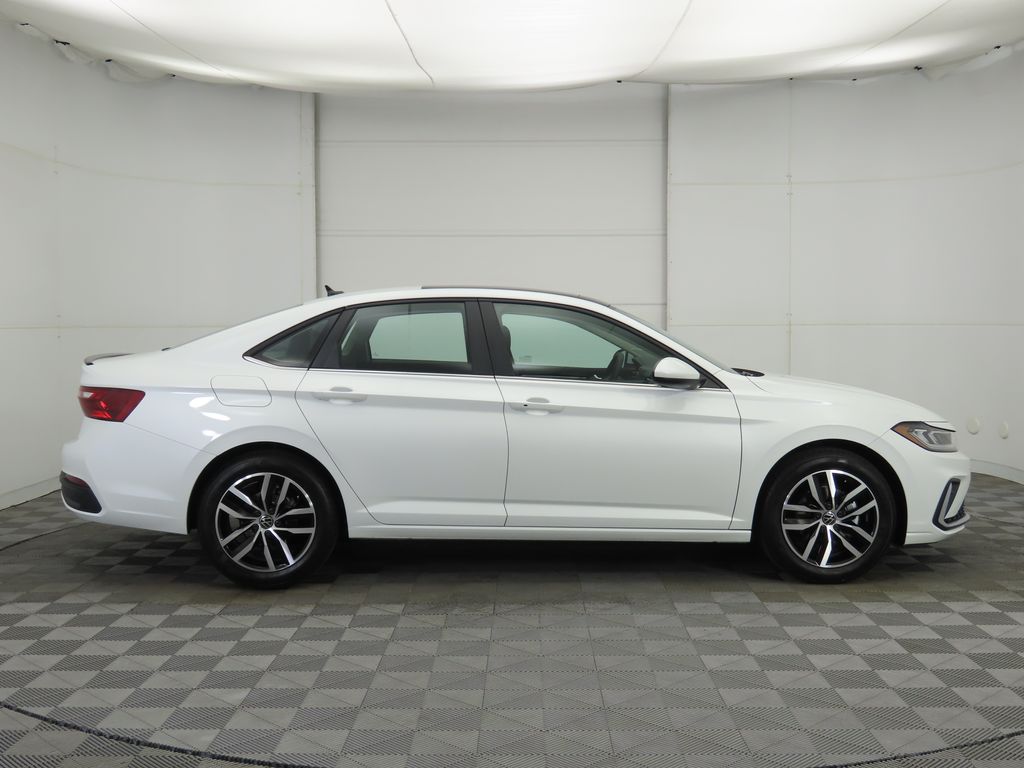 Thumbnail: 2026 Volkswagen Jetta - 4