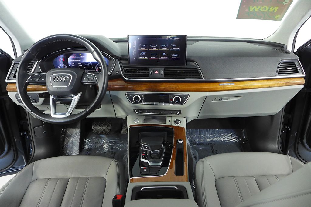 Thumbnail: 2022 Audi Q5 - 25