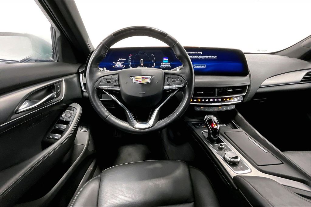 View vehicle photo 6