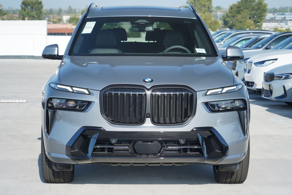 Thumbnail: 2027 BMW X7 - 2
