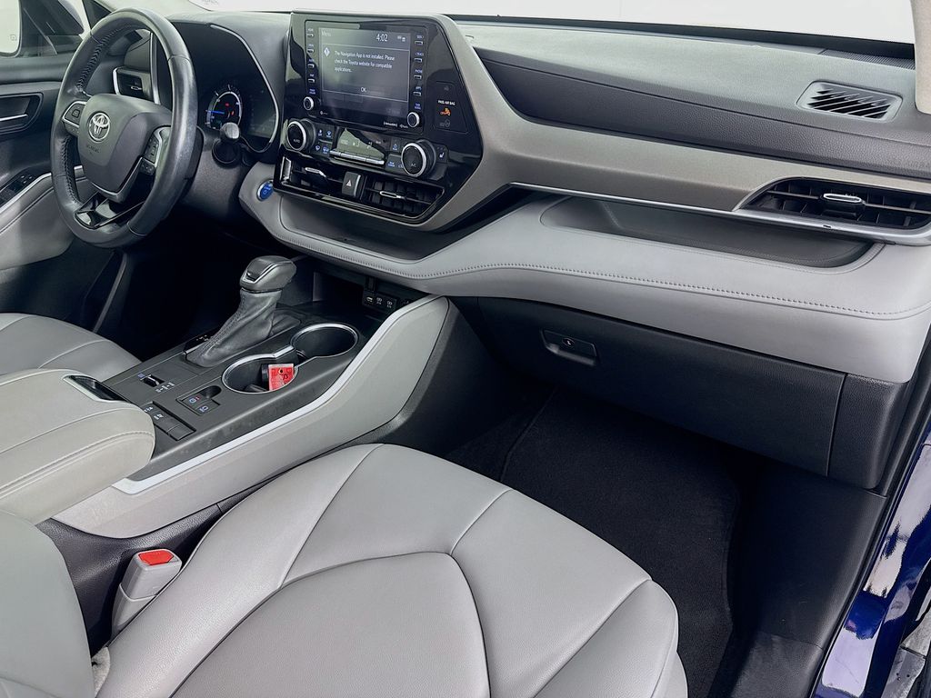 2021 Toyota Highlander Hybrid XLE photo