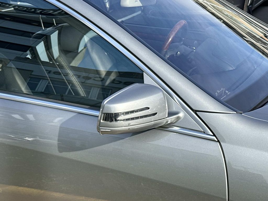 Thumbnail: 2011 Mercedes-Benz S-Class - 18