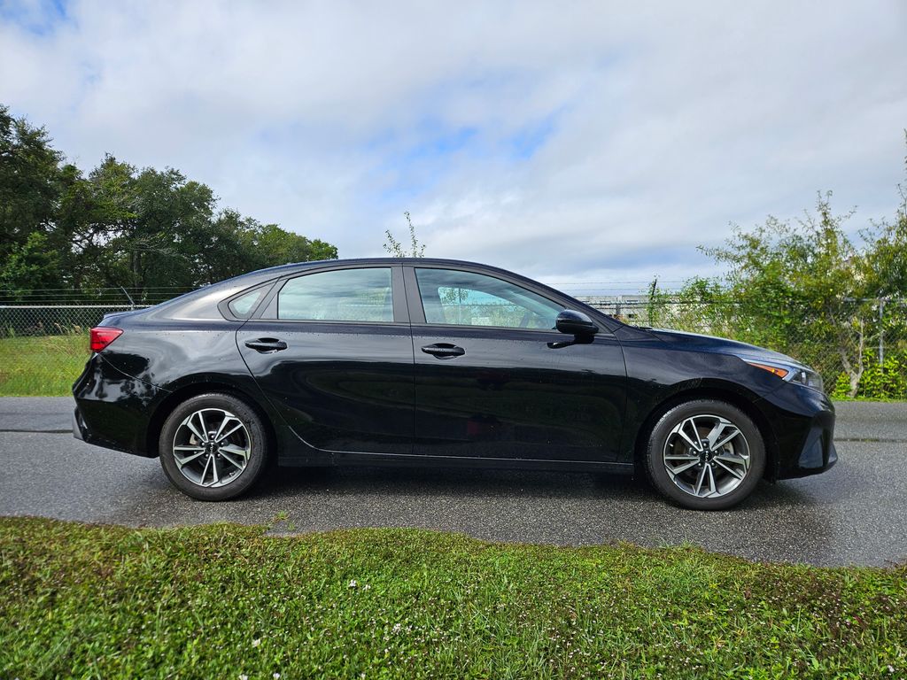Thumbnail: 2023 Kia Forte - 6