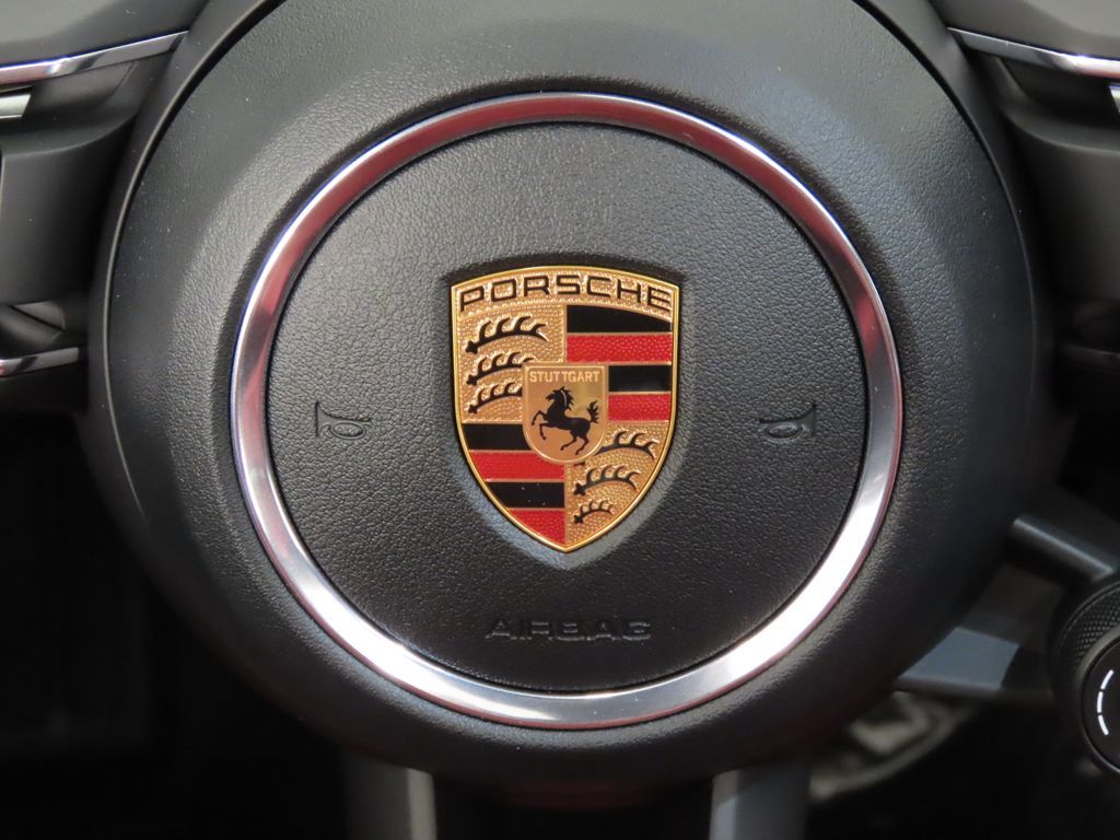 Thumbnail: 2026 Porsche Macan - 20