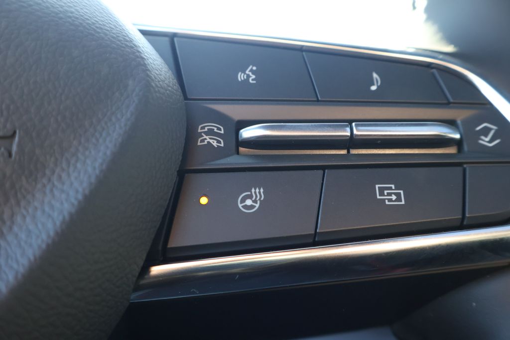 Thumbnail: 2026 Chevrolet Suburban - 25