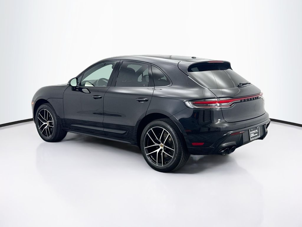 Thumbnail: 2024 Porsche Macan - 3