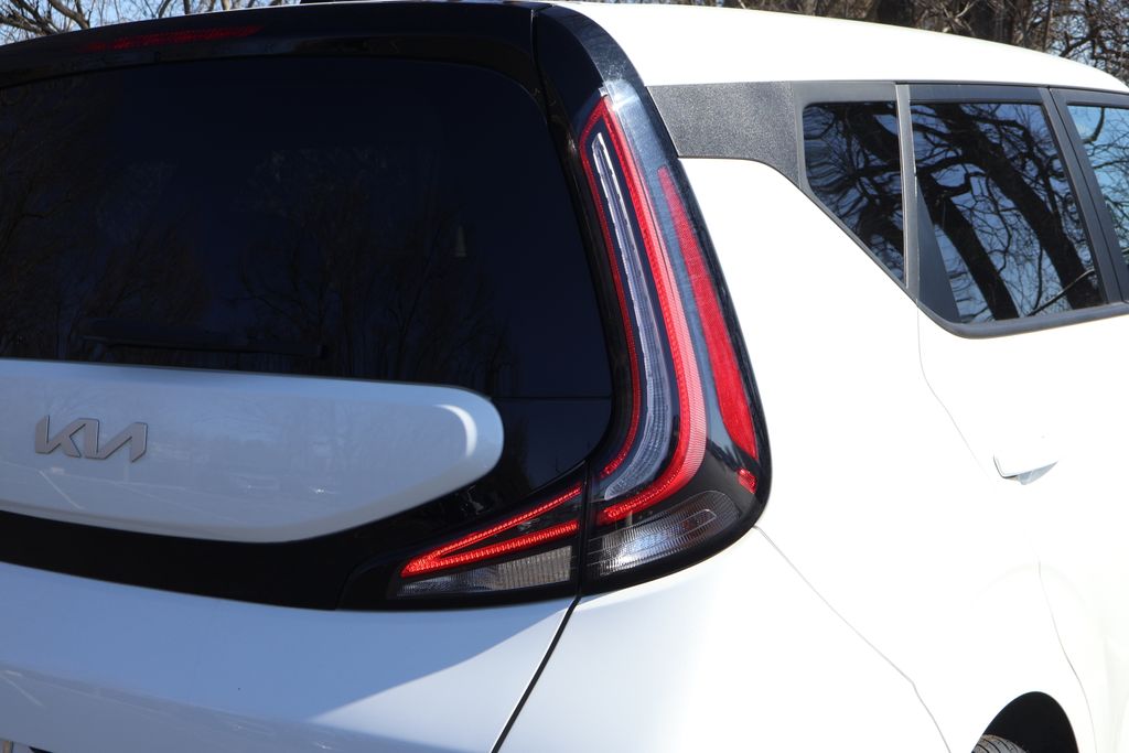 Thumbnail: 2023 Kia Soul - 9