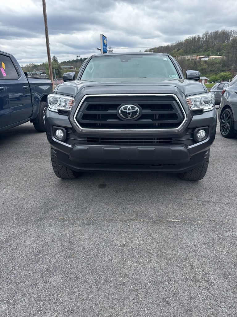Magnetic Gray Metallic 2022 Toyota Tacoma SR5 V6 Double Cab 4WD Pickup Truck Four-Wheel Drive 6-Speed Automatic