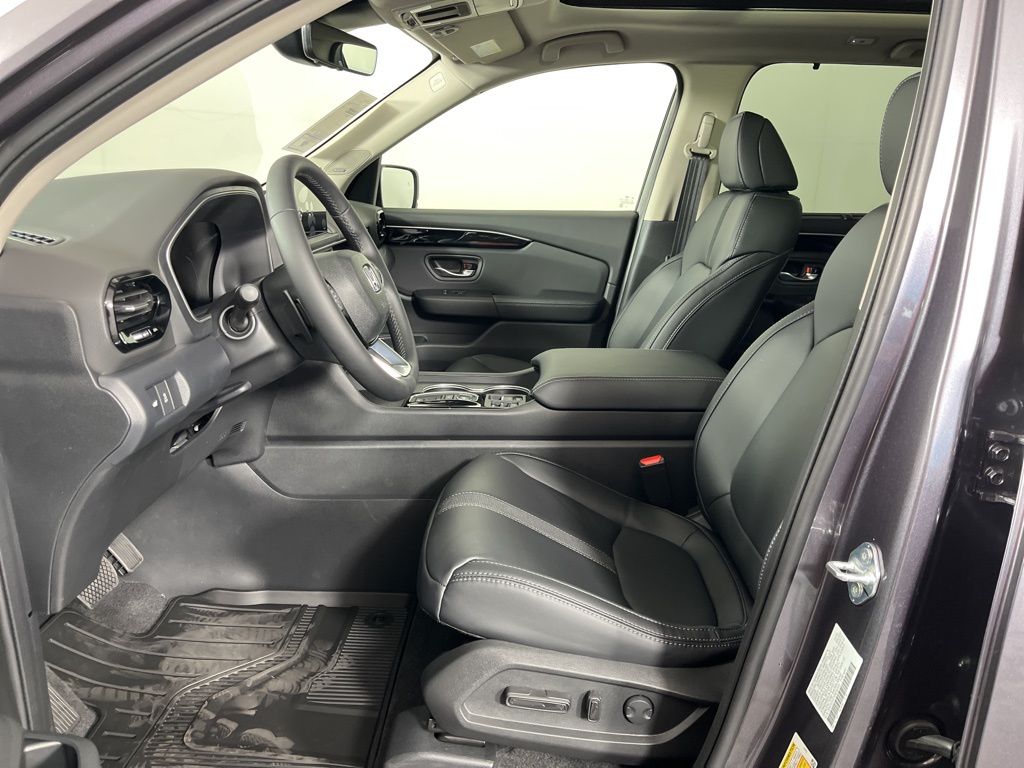 Thumbnail: 2025 Honda Pilot - 25