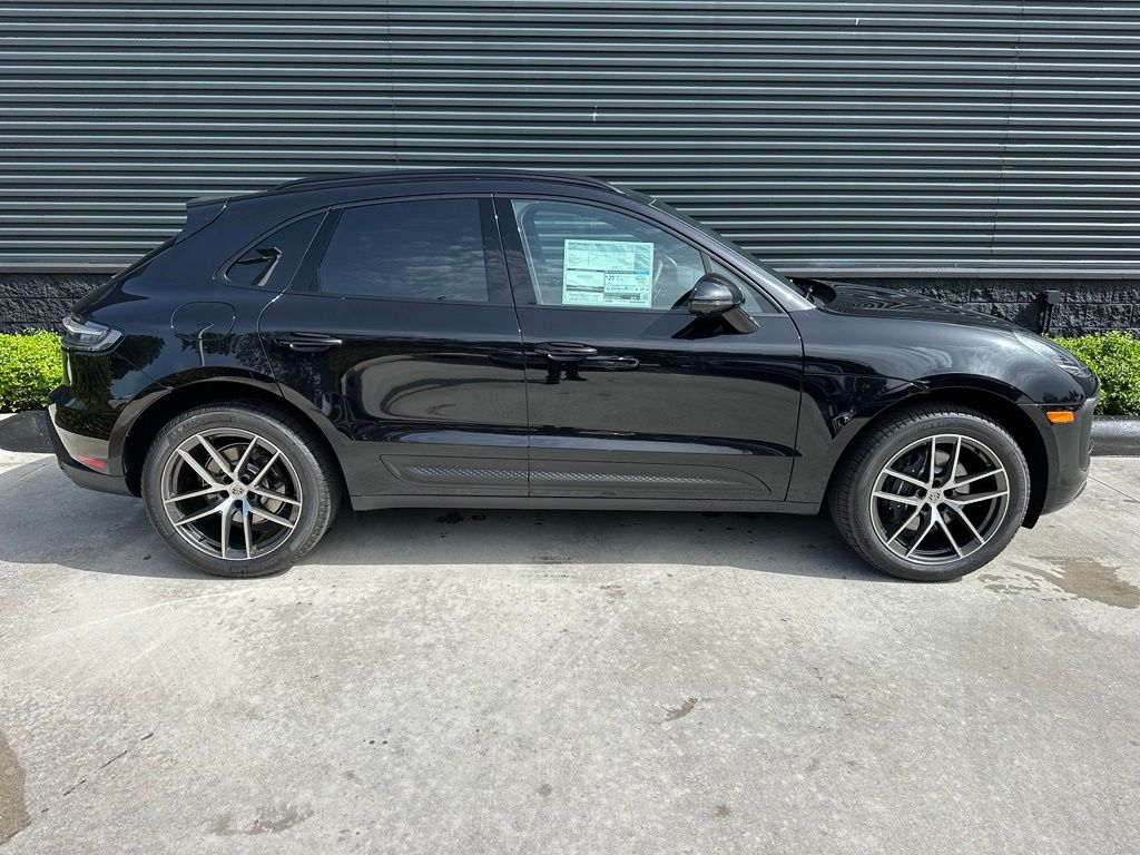 Thumbnail: 2026 Porsche Macan - 11