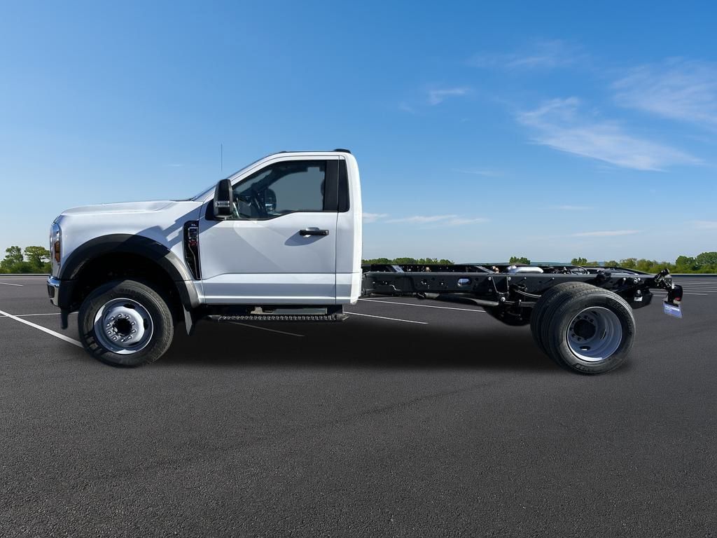 New 2025 Ford Super Duty F-600 Chassis Regular Cab (DRW) 169" Wheelbase XL