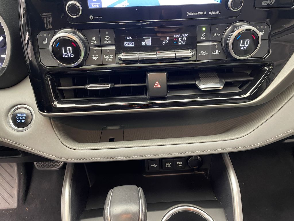 Thumbnail: 2021 Toyota Highlander - 27