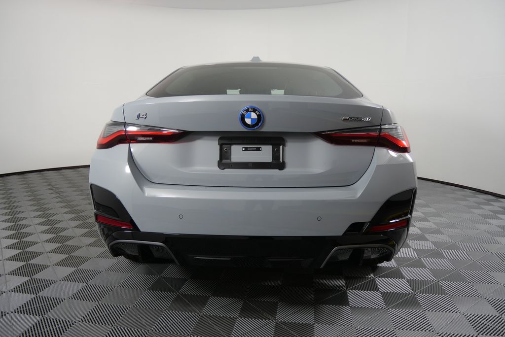 2025 BMW i4 eDrive40 18