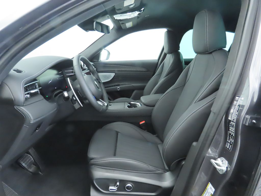 Thumbnail: 2025 Maserati Grecale - 20