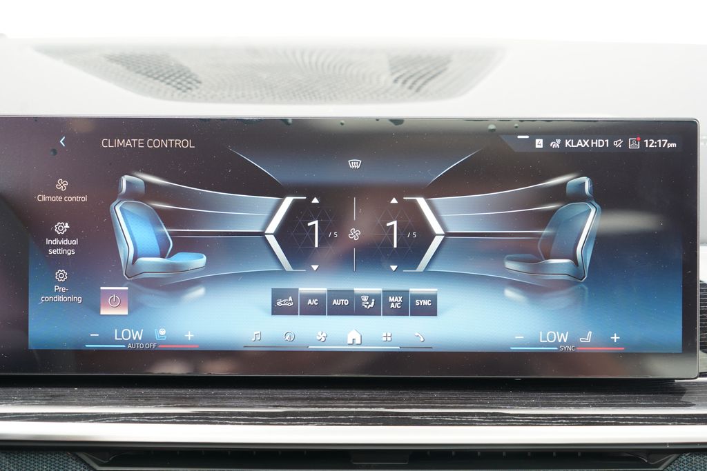 Thumbnail: 2027 BMW X7 - 16