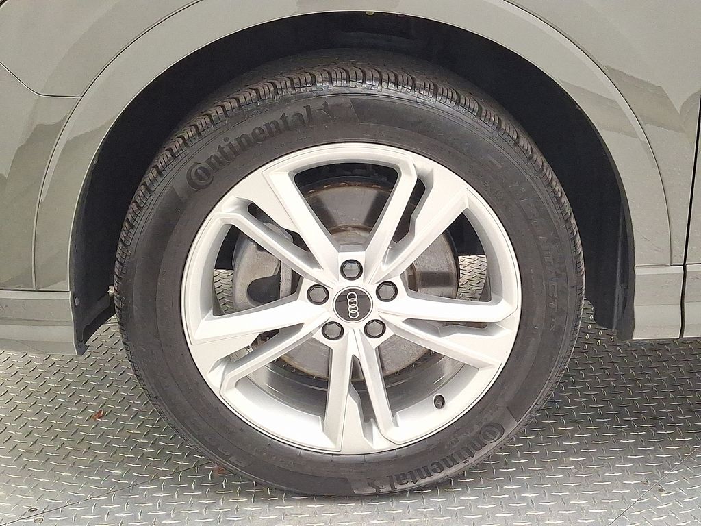 Thumbnail: 2023 Audi Q3 - 8