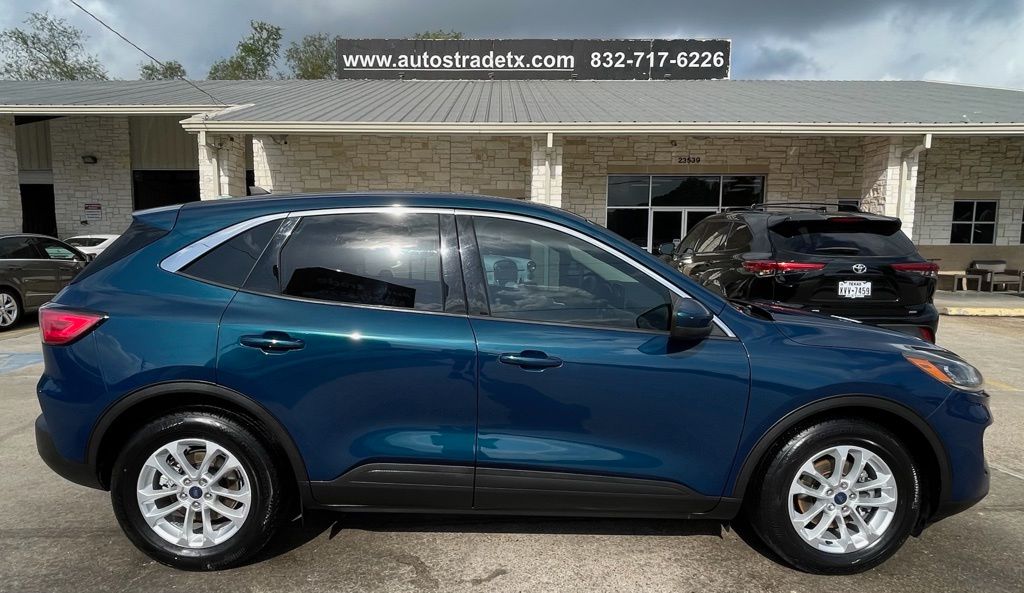 2020 Ford Escape SE Green at DeMontrond Ford