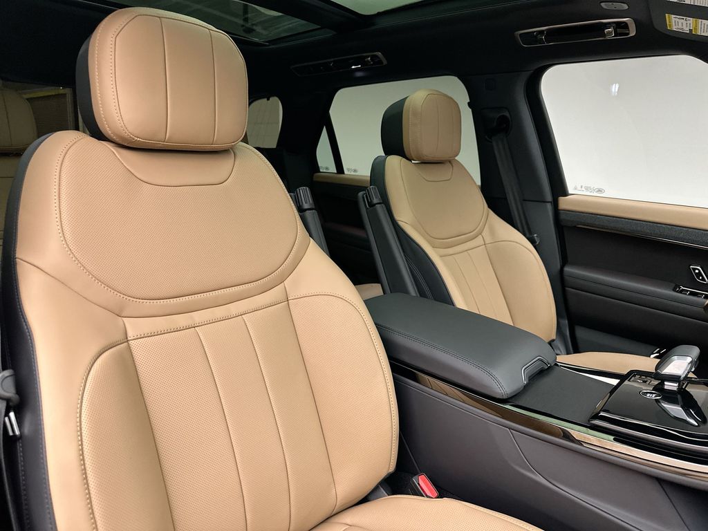 Thumbnail: 2027 Land Rover Range Rover Sport - 6