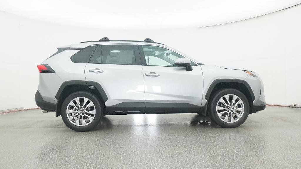 Thumbnail: 2025 Toyota RAV4 - 31