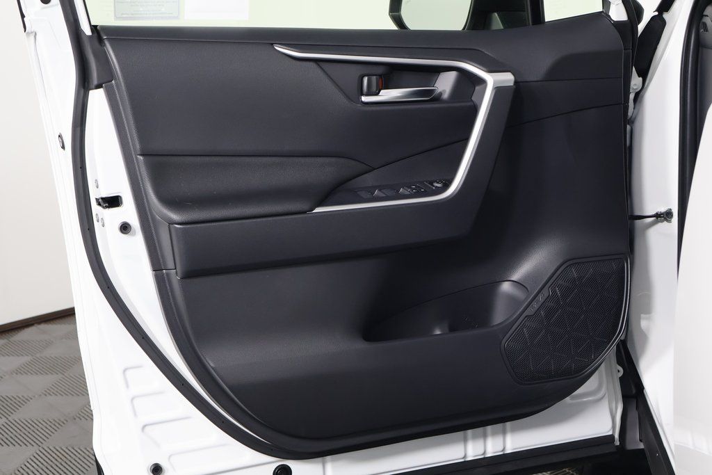 Thumbnail: 2025 Toyota RAV4 - 7