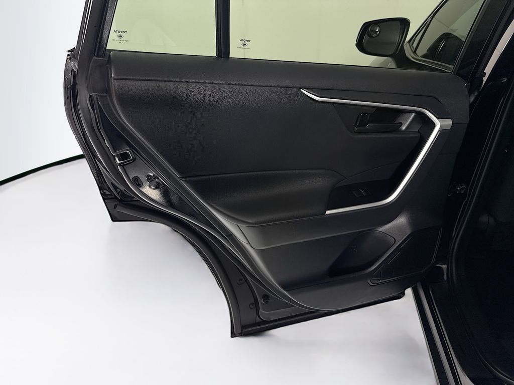 Thumbnail: 2021 Toyota RAV4 - 26