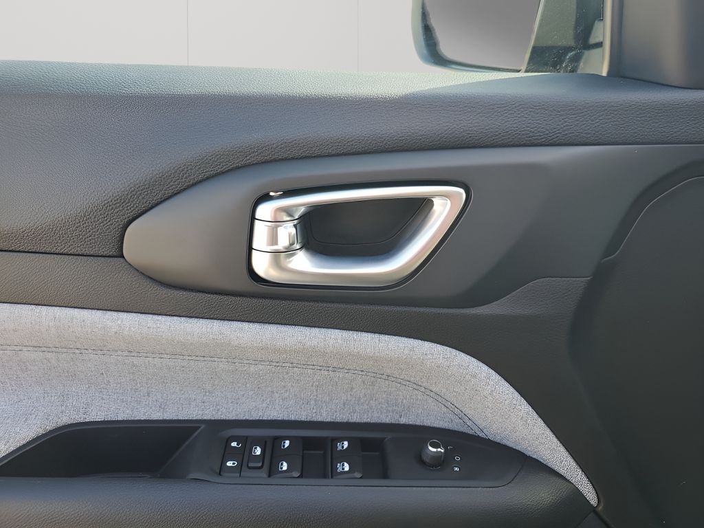 New 2026 Black Jeep Latitude image 27