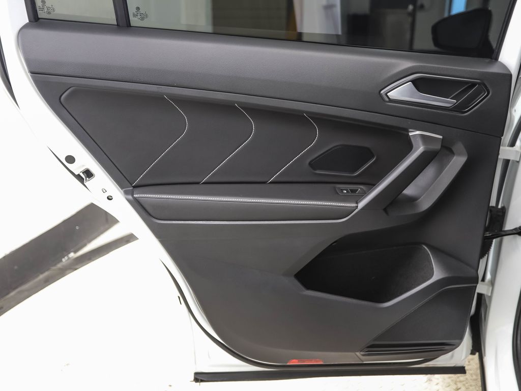 Thumbnail: 2024 Volkswagen Tiguan - 19