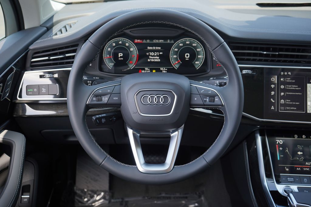 Thumbnail: 2025 Audi Q7 - 9