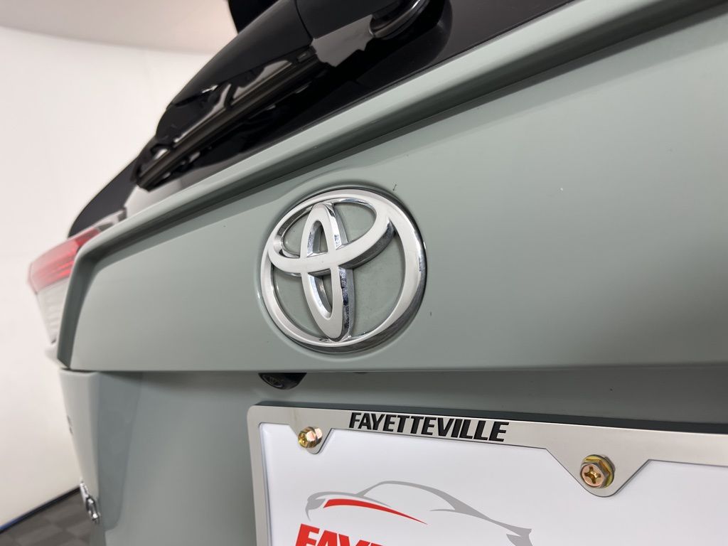 Thumbnail: 2020 Toyota RAV4 - 12