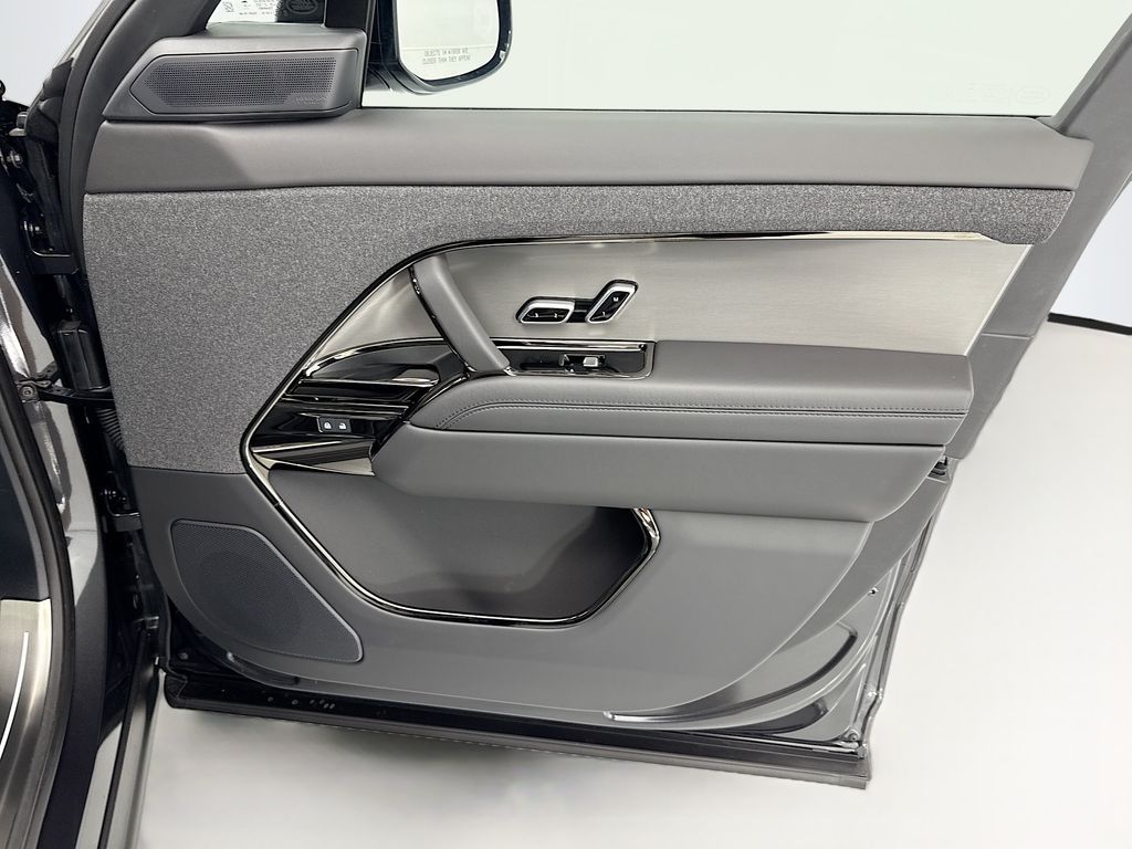 Thumbnail: 2026 Land Rover Range Rover Sport - 25