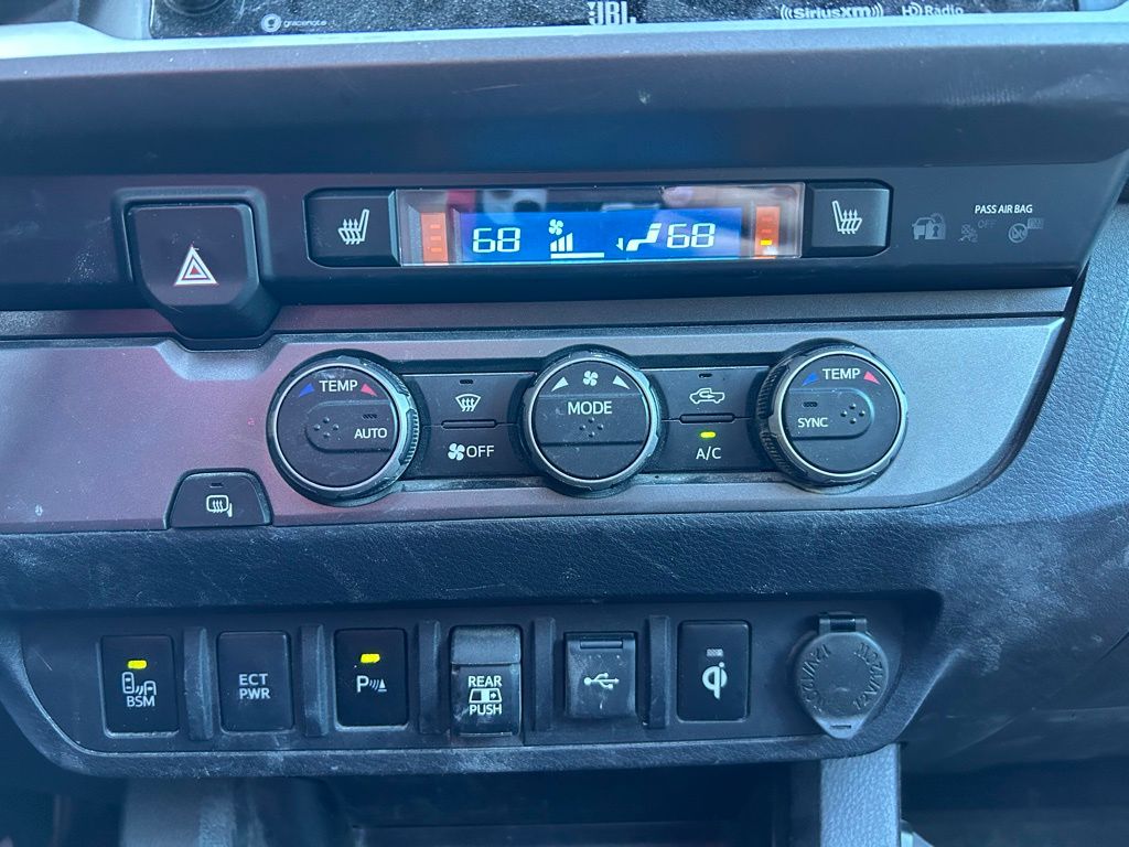 Thumbnail: 2022 Toyota Tacoma - 24