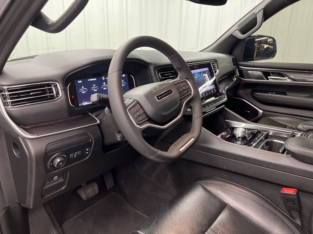 2024 Jeep Wagoneer Base Silver at River Oaks CDJR