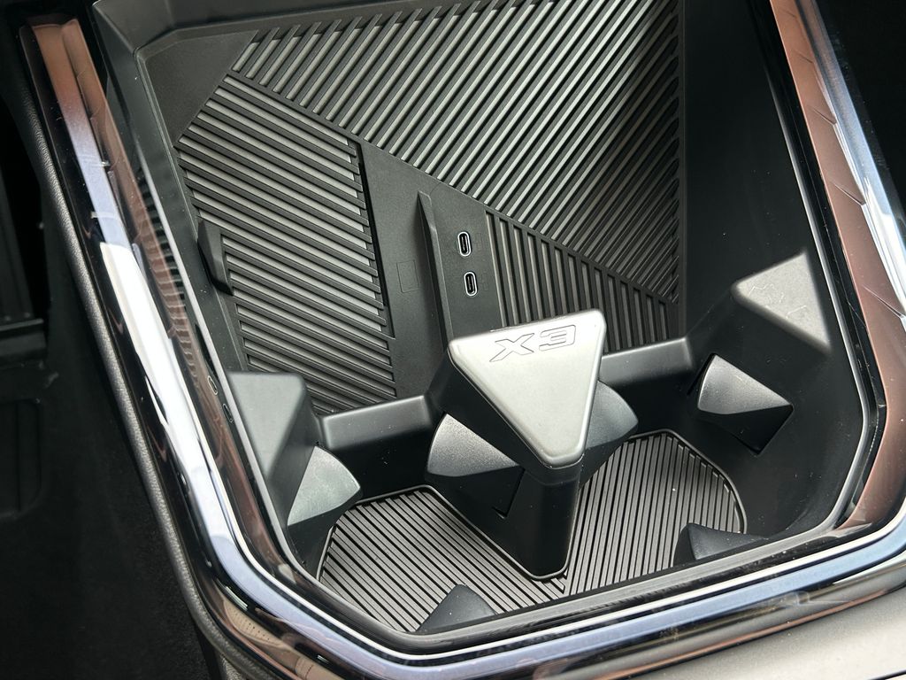 Thumbnail: 2026 BMW X3 - 27