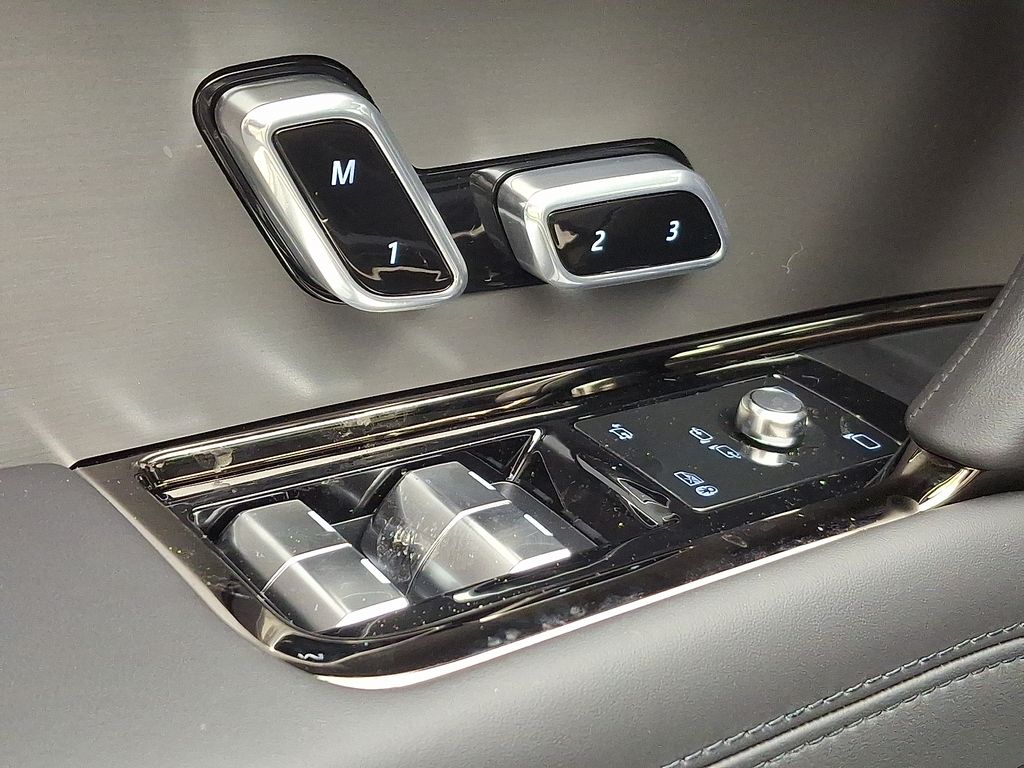 Thumbnail: 2026 Land Rover Range Rover Sport - 20