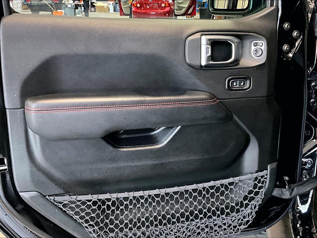 2020 Jeep Wrangler — photo 9