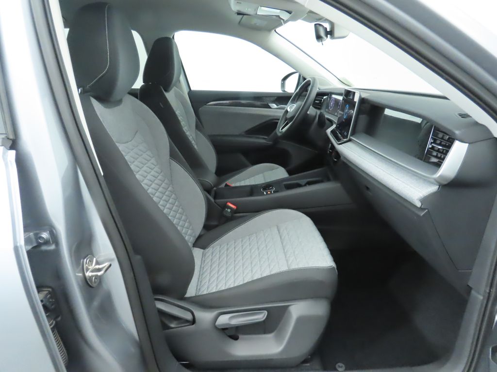 2025 Volkswagen Tiguan 2.0T 21