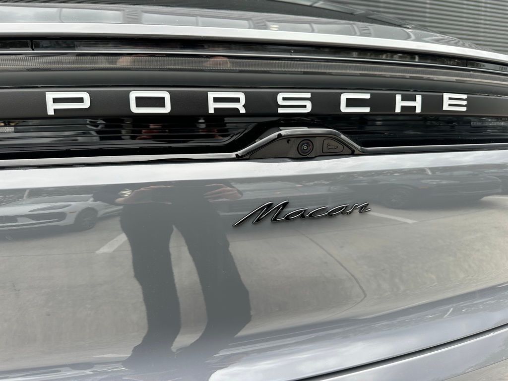 Thumbnail: 2026 Porsche Macan - 14