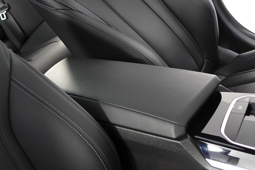 Thumbnail: 2023 BMW 3 Series - 16