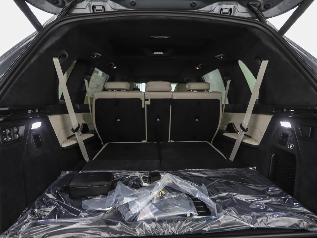 Thumbnail: 2027 BMW X7 - 29